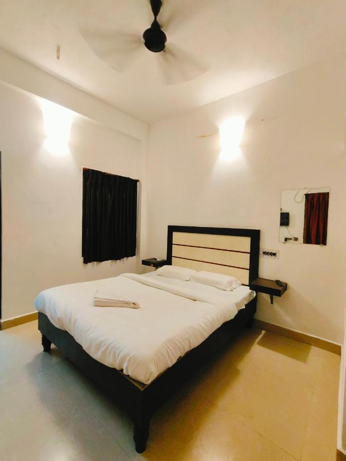La Dreamy Residency Hotel ปอนดิเชอรี ภายนอก รูปภาพ