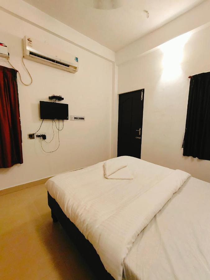 La Dreamy Residency Hotel ปอนดิเชอรี ภายนอก รูปภาพ